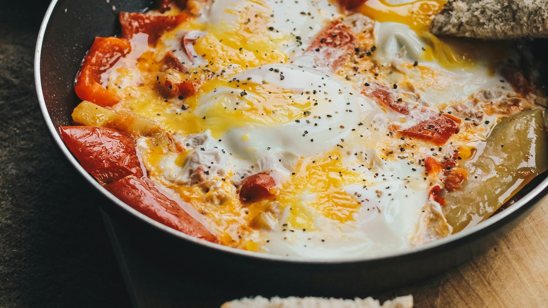 Pastırmalı Yumurta